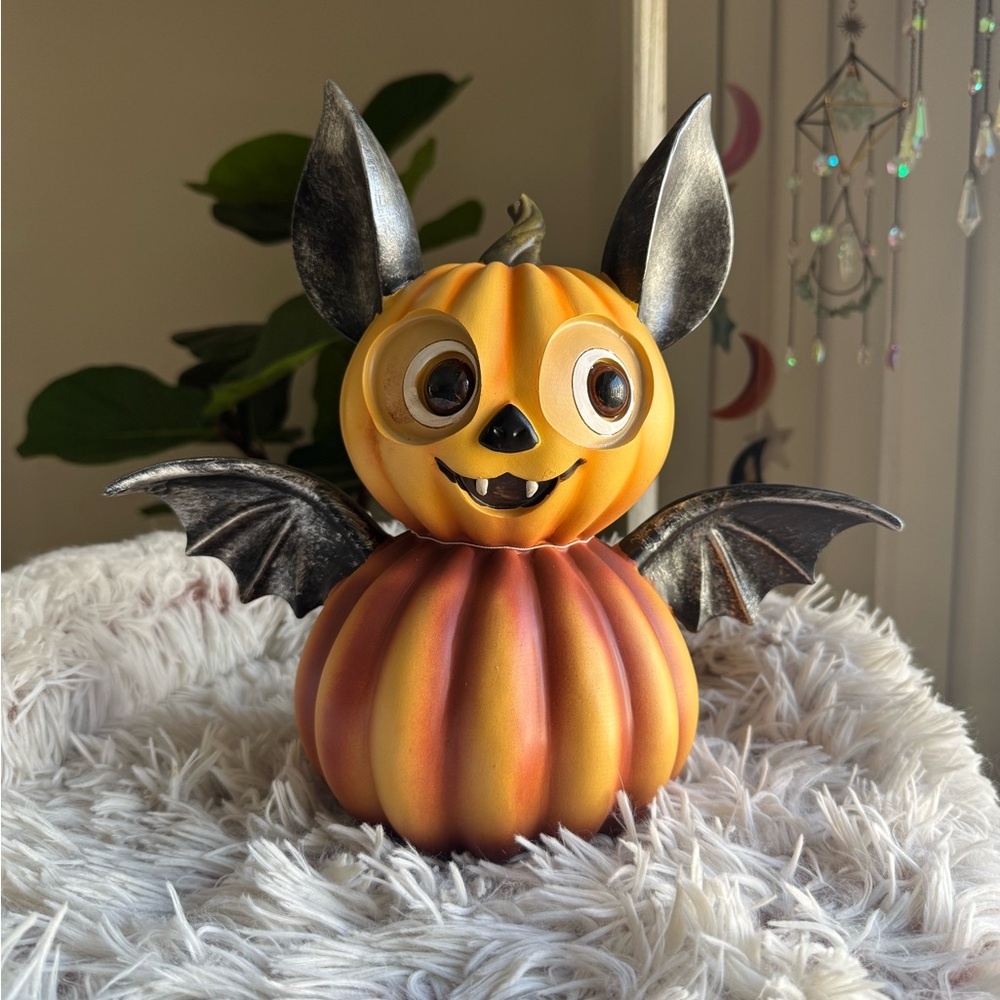 ❤️SOLD❤️ Halloween Pumpkin Bat Figurine - Orange and Black